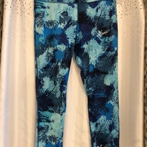 Women’s pattern Nike leggings